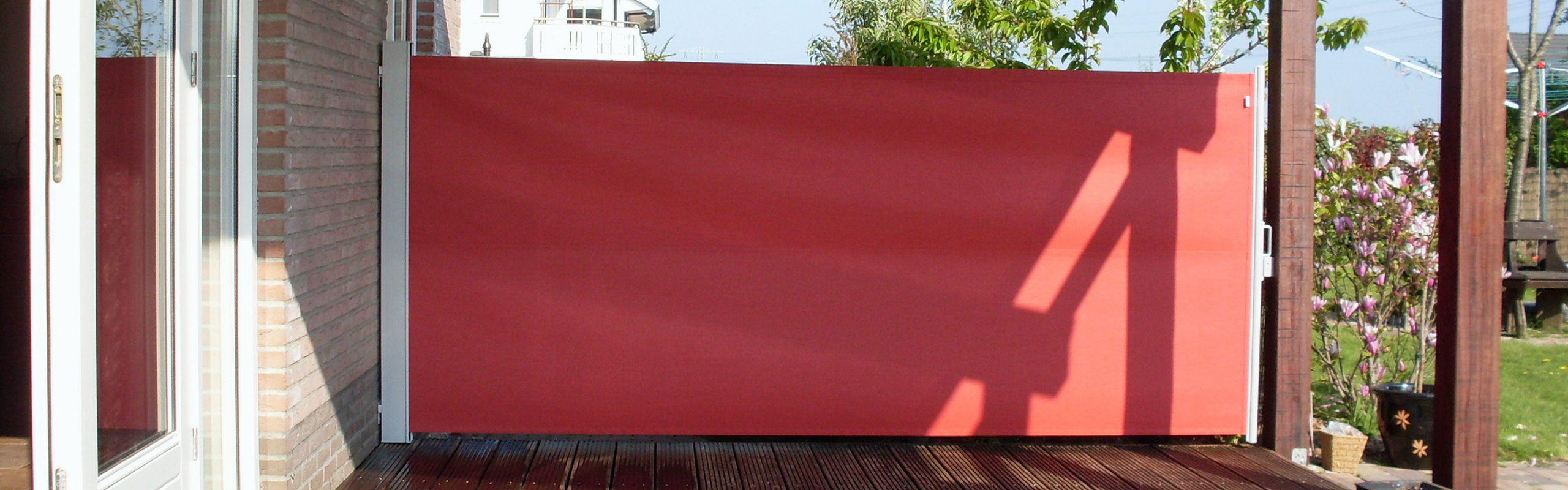 Seitenbeschattung<br><em>Privatsphäre und Sonnenschutz</em>