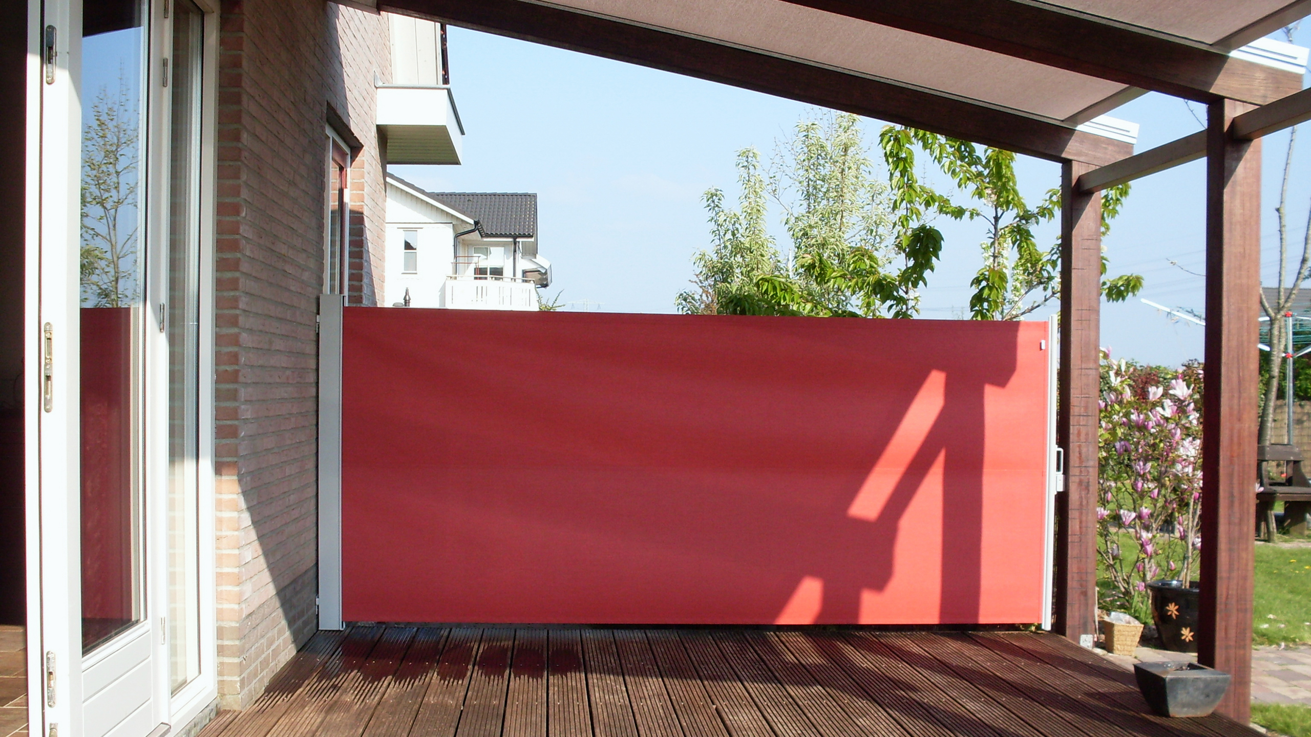 Seitenbeschattung<br><em>Privatsphäre und Sonnenschutz</em>