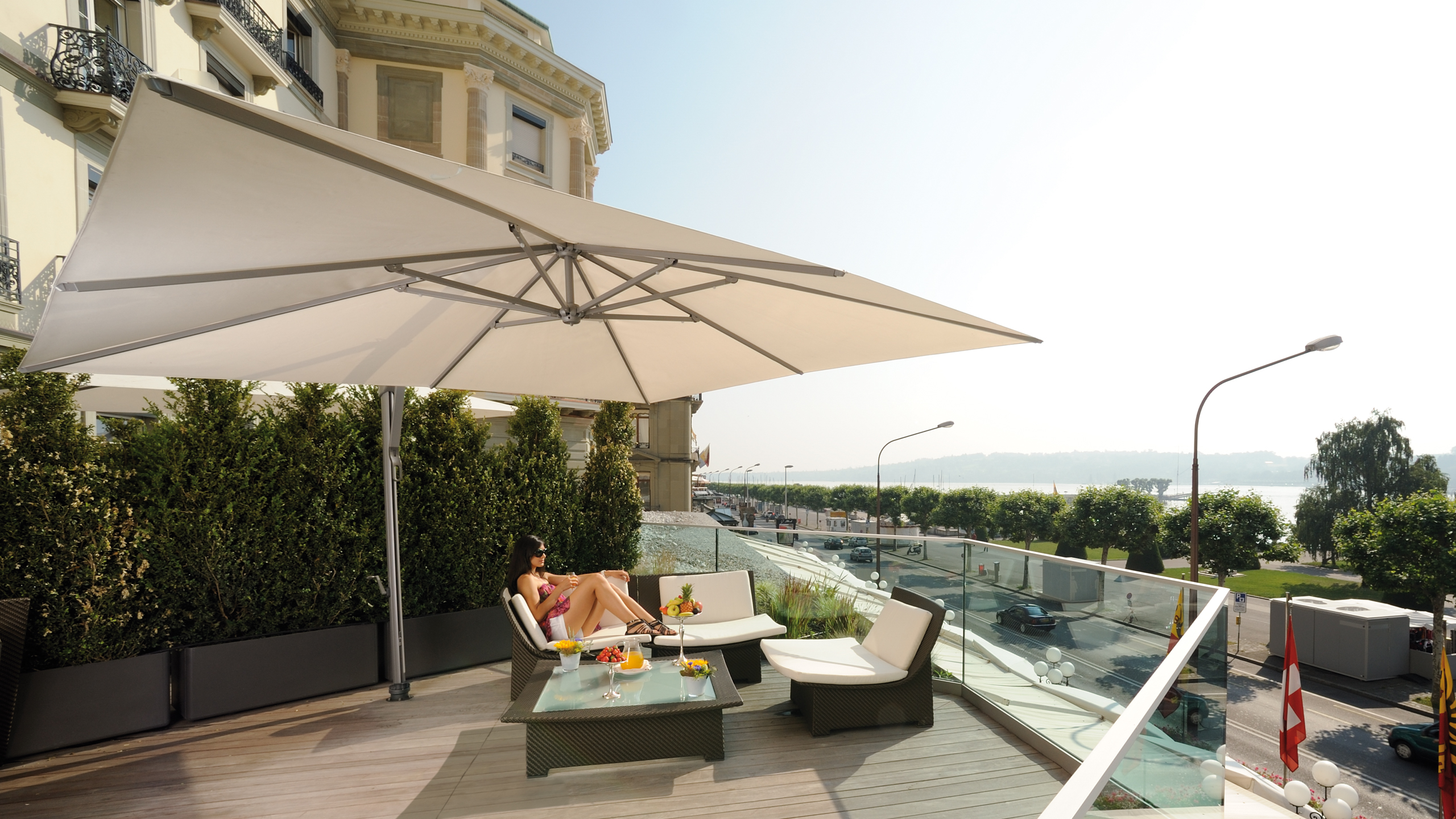 Sonnenschirme<br><em>freistehende Beschattung<br>in jeder Grösse</em>